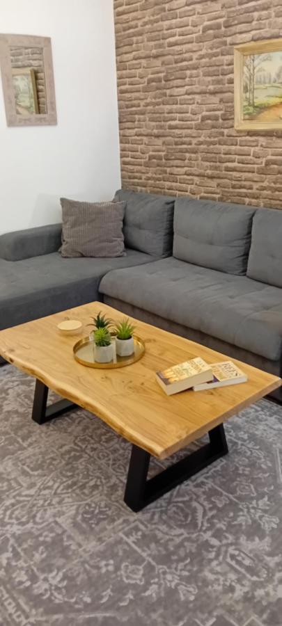 Joanna'S Heart Of Athens One Br Charm Balcony View Walk To Tourist Spots Apartment Ngoại thất bức ảnh